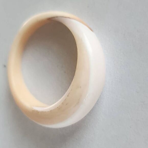 Curved dome resin smooth ring tan neutral Earth color womens fashion 5.5 - Picture 3 of 4
